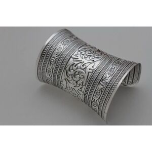 New Women Silver Colored  Metal Roman Cuff Bracelet Filigree Long Cuff Jewelry‎